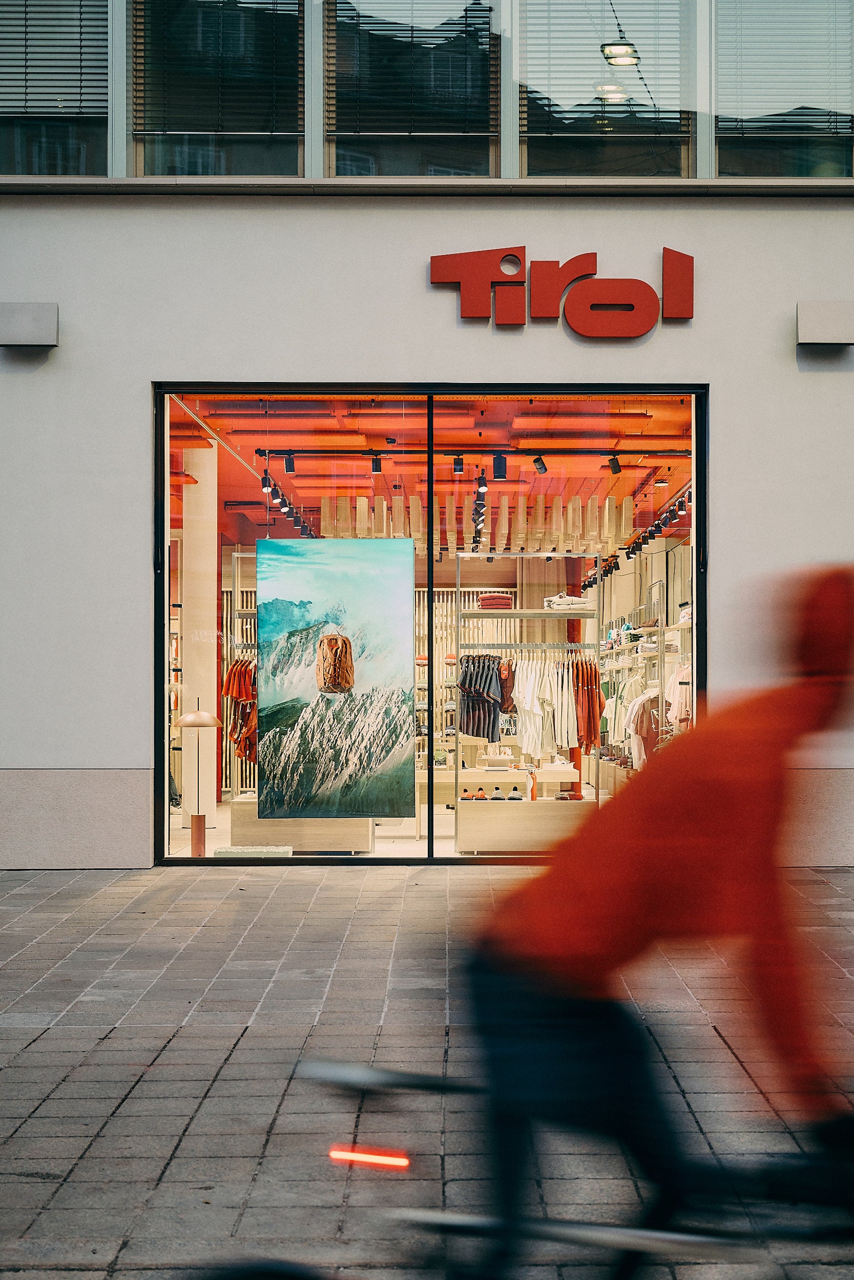 Moments Tirol Shop Schaufenster