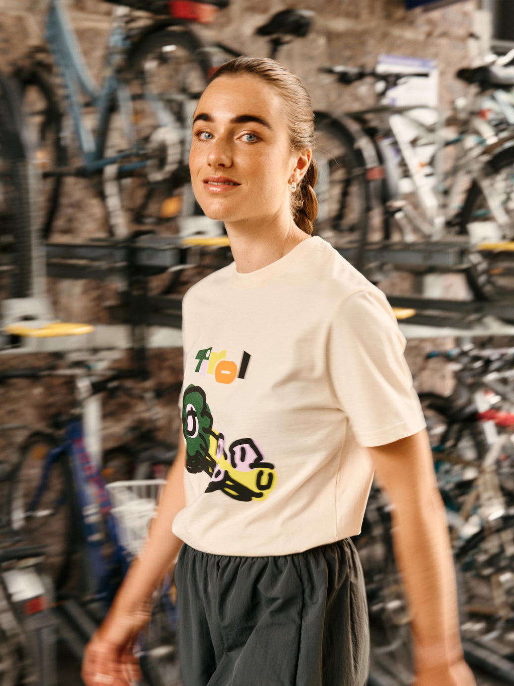 HNRX T-Shirt in Beige und aus Baumwolle