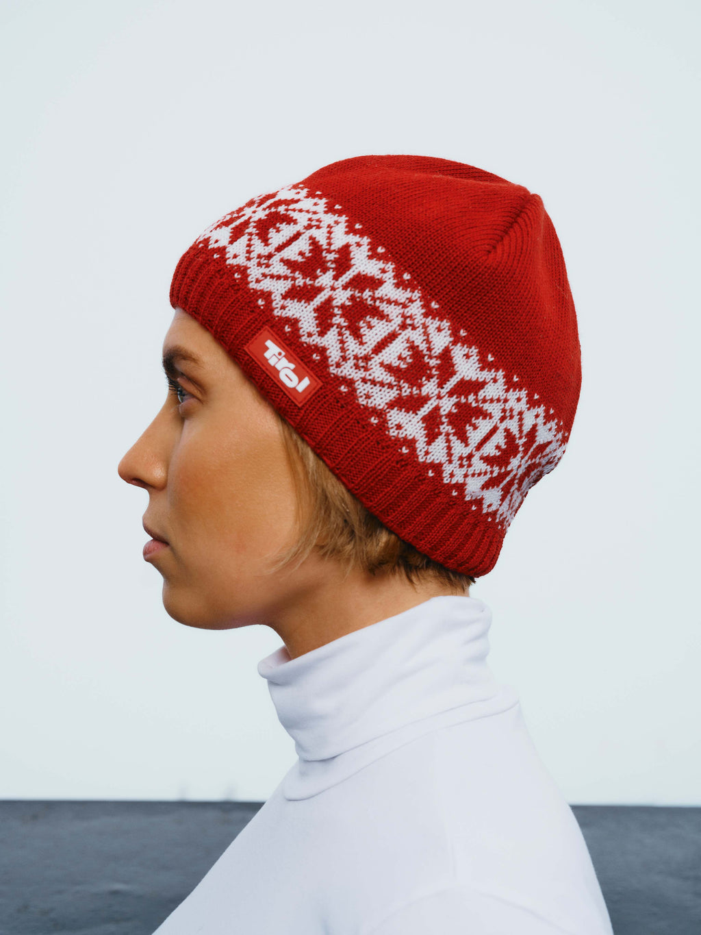 Mütze "Star" in der Farbe Rot mit klassischem Star-Design